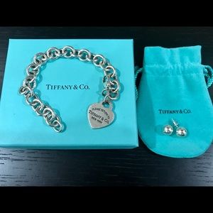 Tiffany &Co. bracelet and earrings set